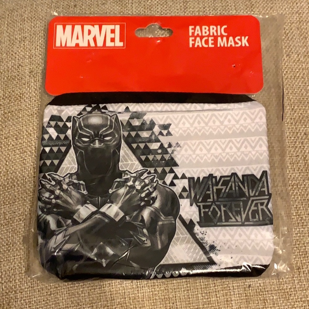 Black Panther Wakanda Forever adult face mask NWT
